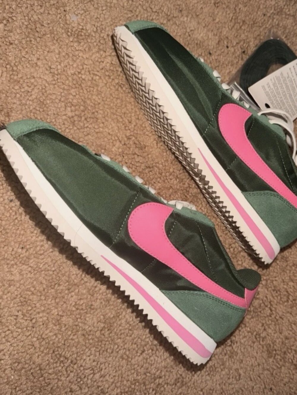 New Women's Size 7.5 Nike Cortez Green Pink Fir